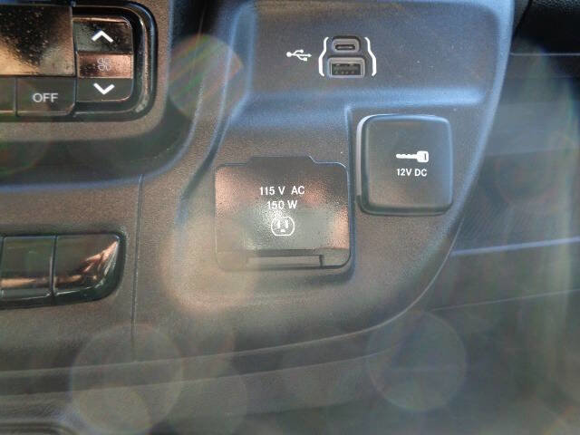 Used 2023 RAM ProMaster 2500 w/ Driver Convenience Group image 19