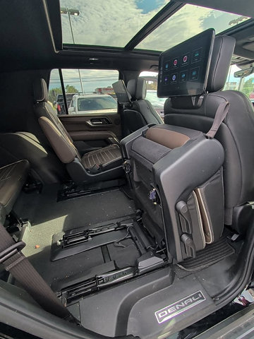 Used 2025 GMC Yukon Denali Ultimate AWD/4WD image 37