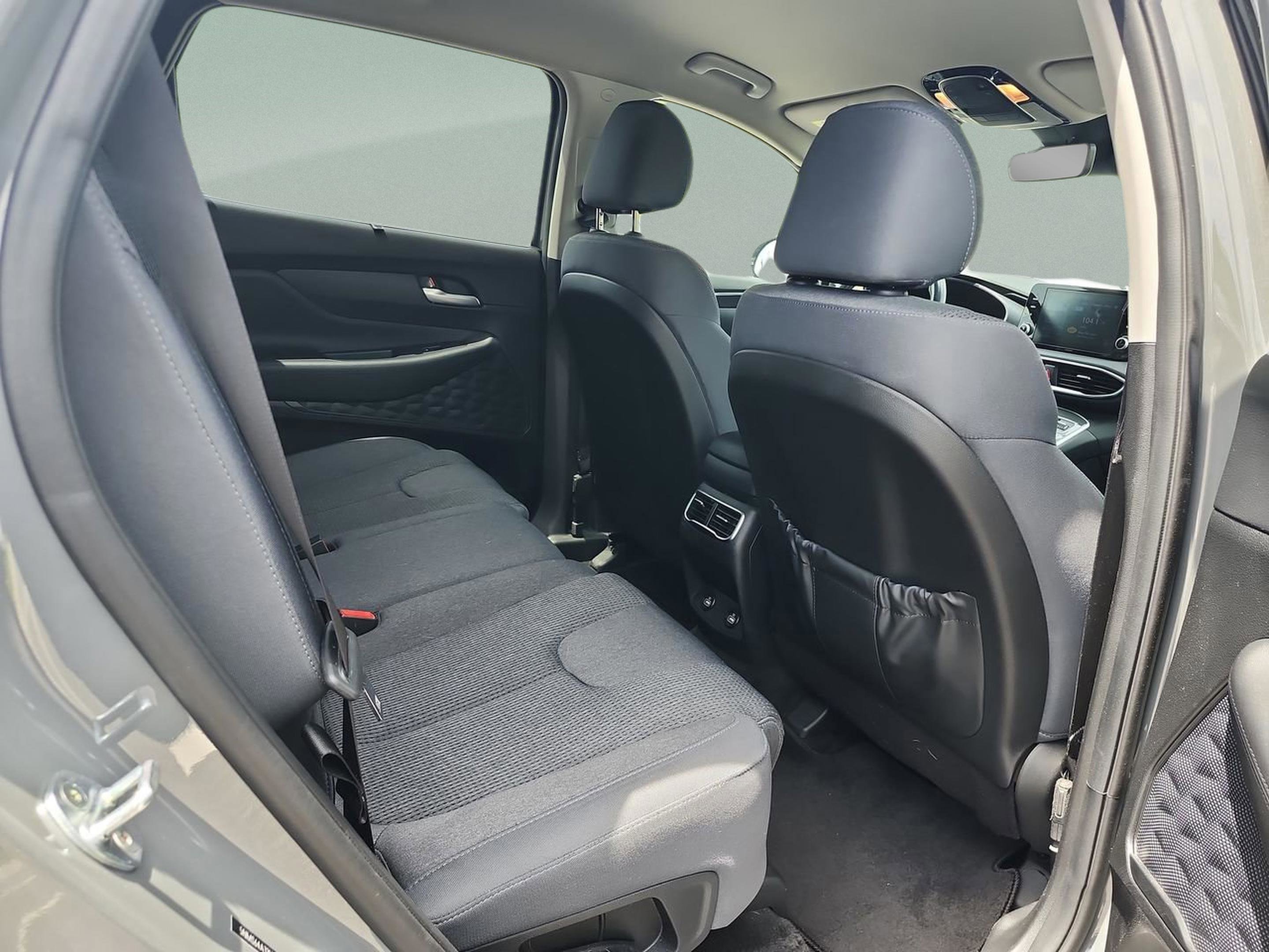 Certified 2022 Hyundai Santa Fe SEL w/ Convenience Package image 17