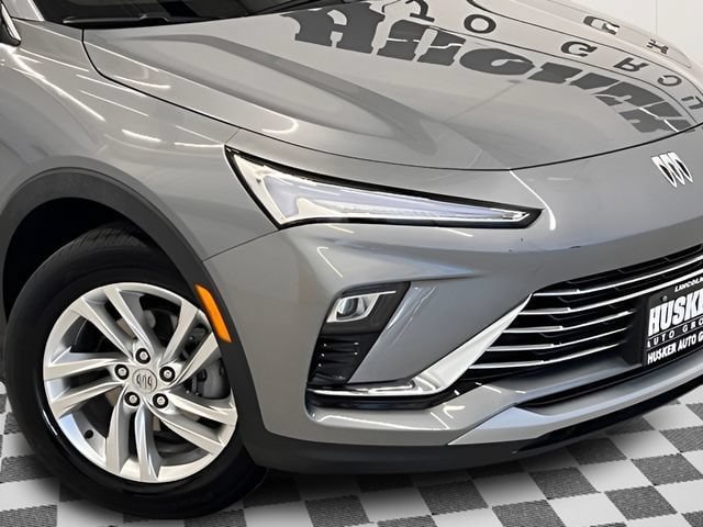 Certified 2025 Buick Envista Preferred FWD image 26