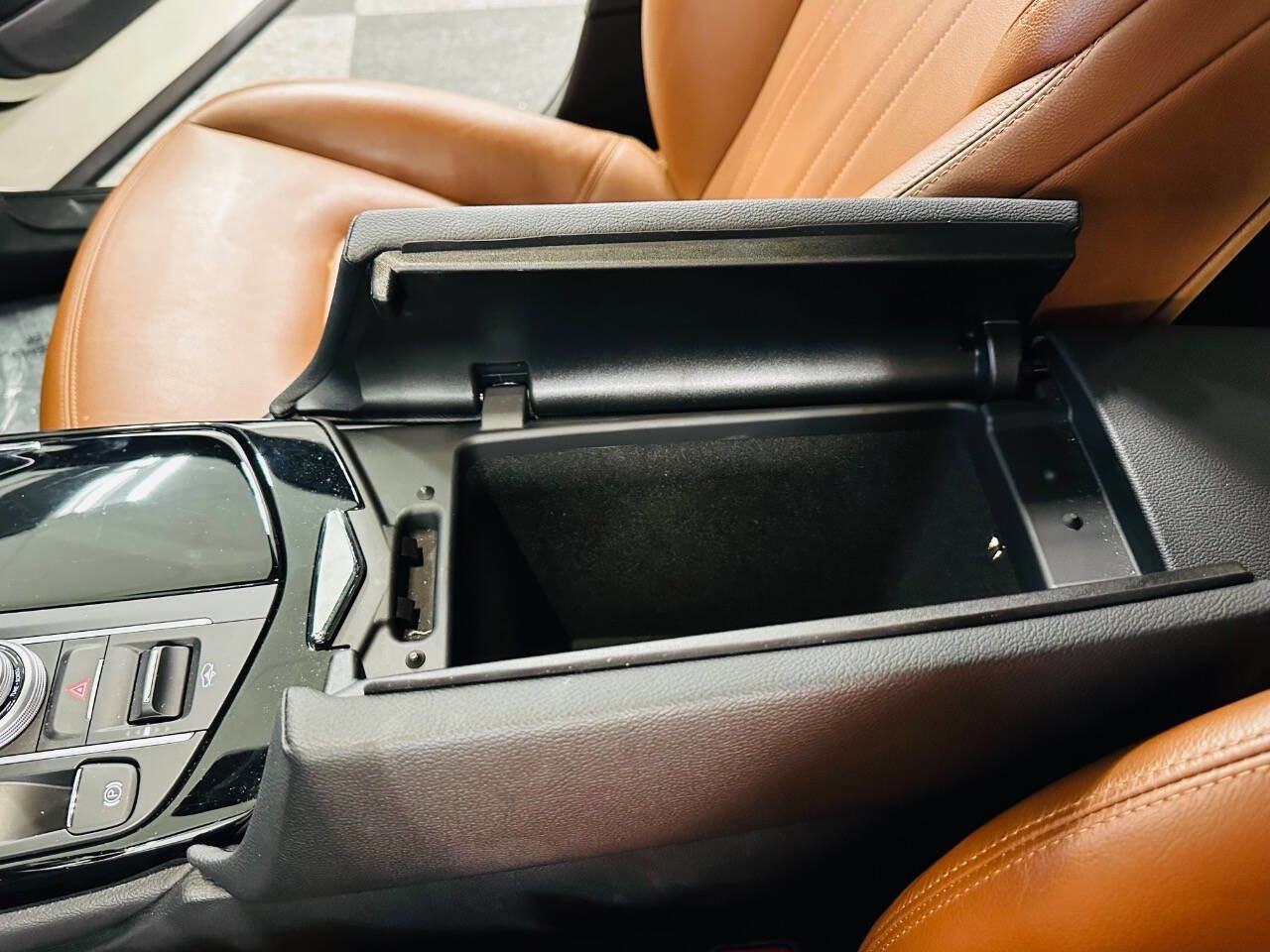 Used 2021 Maserati Levante image 19