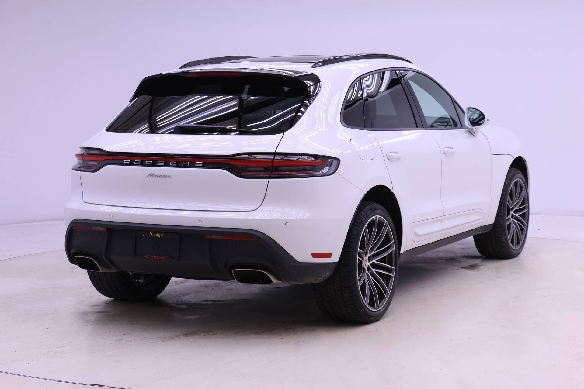 Used 2025 Porsche Macan image 6