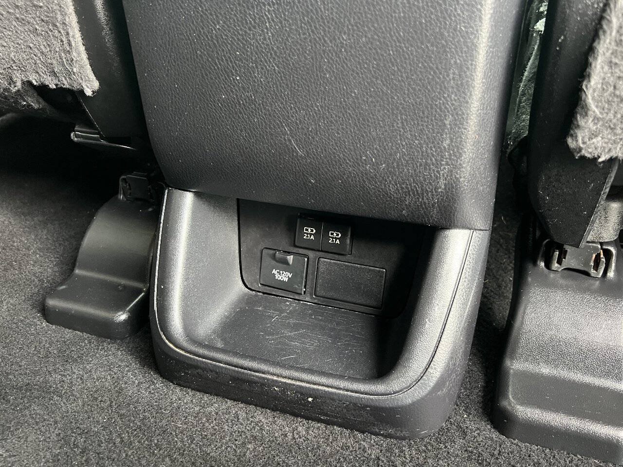 Used 2018 Toyota Highlander SE w/ Protection Package #3 AWD/4WD image 26