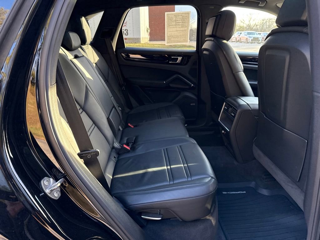 Used 2019 Porsche Cayenne E-Hybrid image 25
