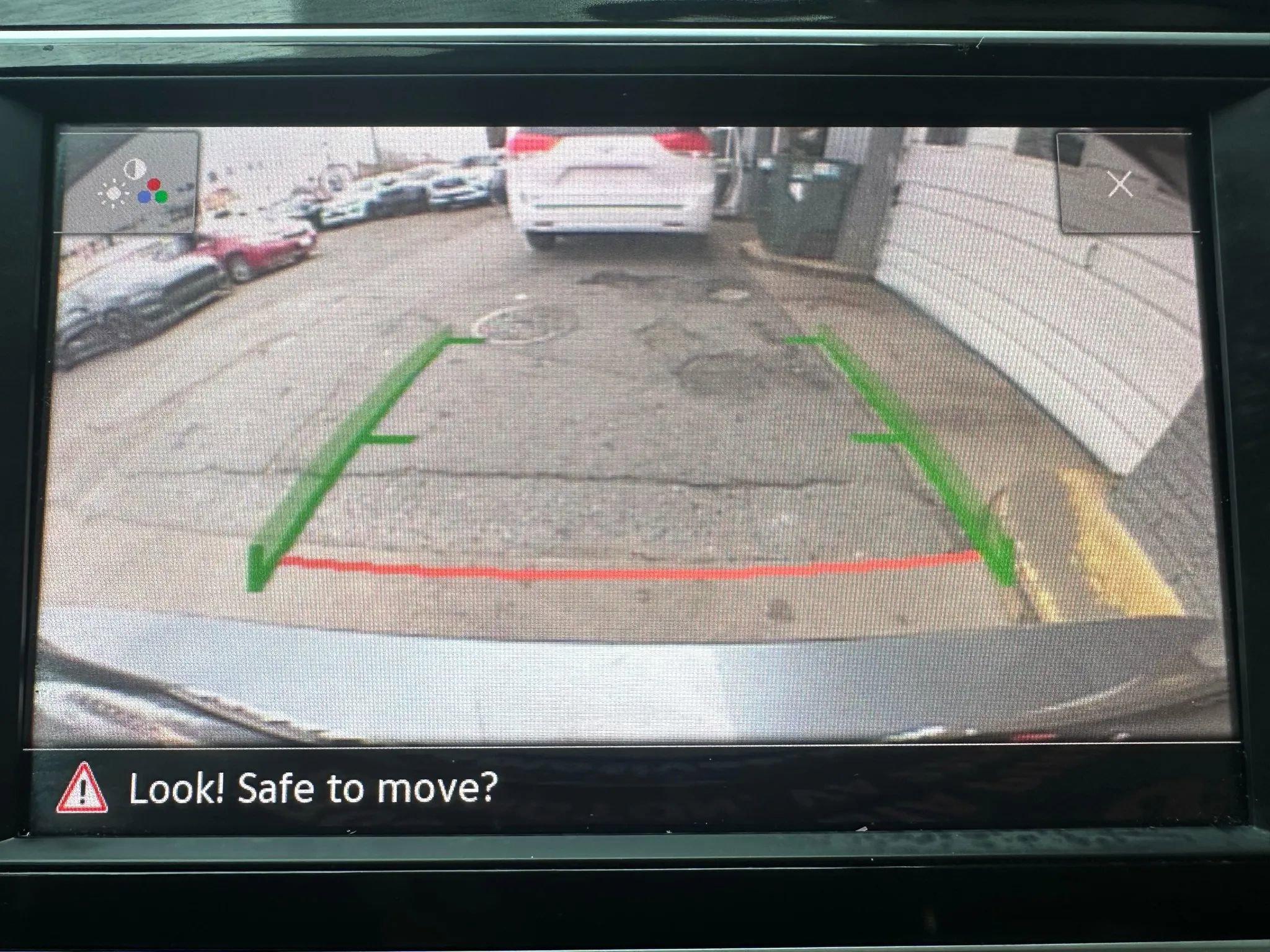 Used 2018 Volkswagen Tiguan S image 17