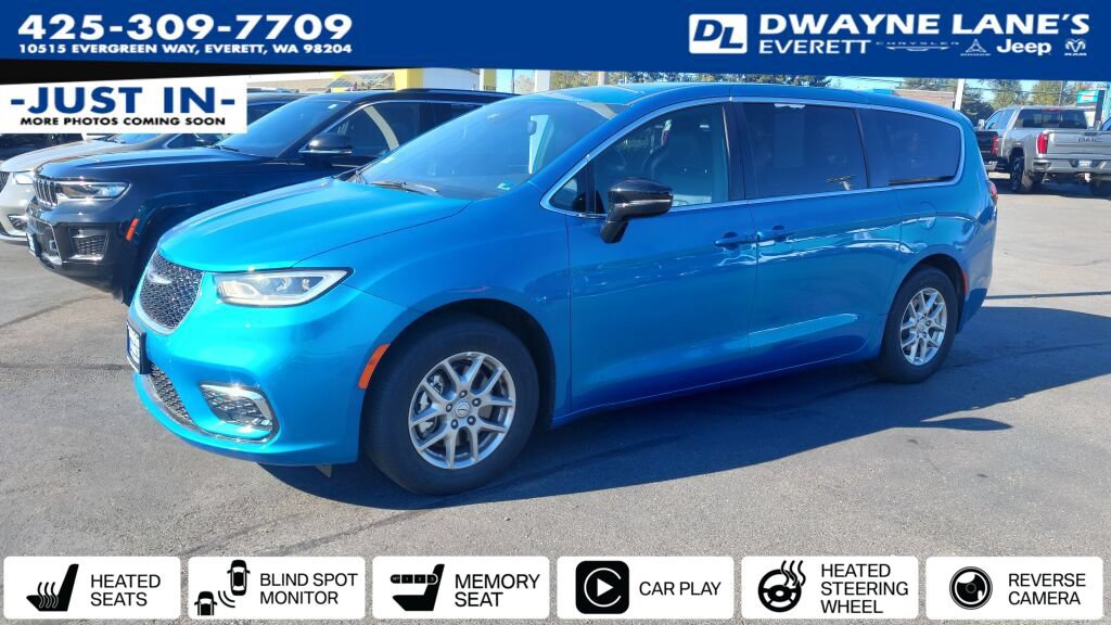 Used 2026 Chrysler Pacifica Select