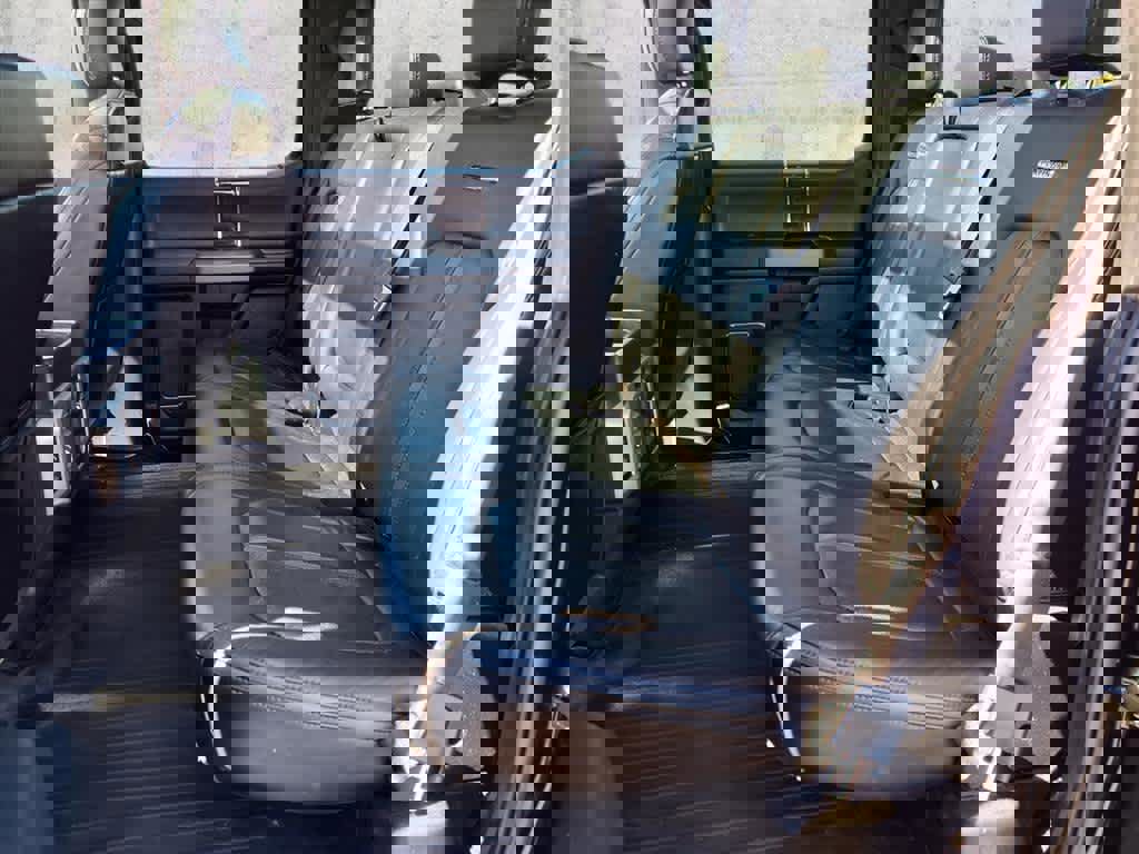 Used 2016 Ford F150 Platinum w/ Equipment Group 701A Luxury image 8