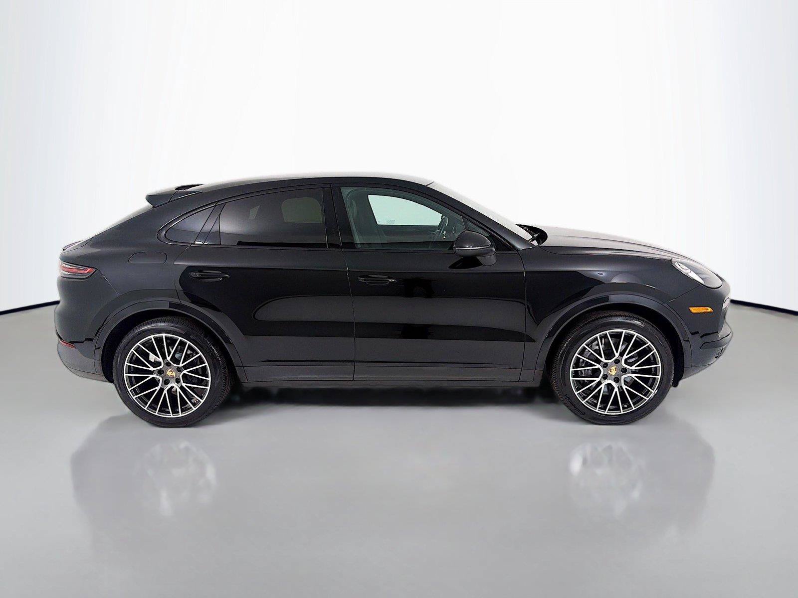 Certified 2023 Porsche Cayenne Coupe AWD/4WD image 26