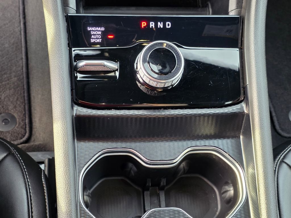 Used 2024 Jeep Grand Cherokee L Limited w/ Black Appearance Package image 26