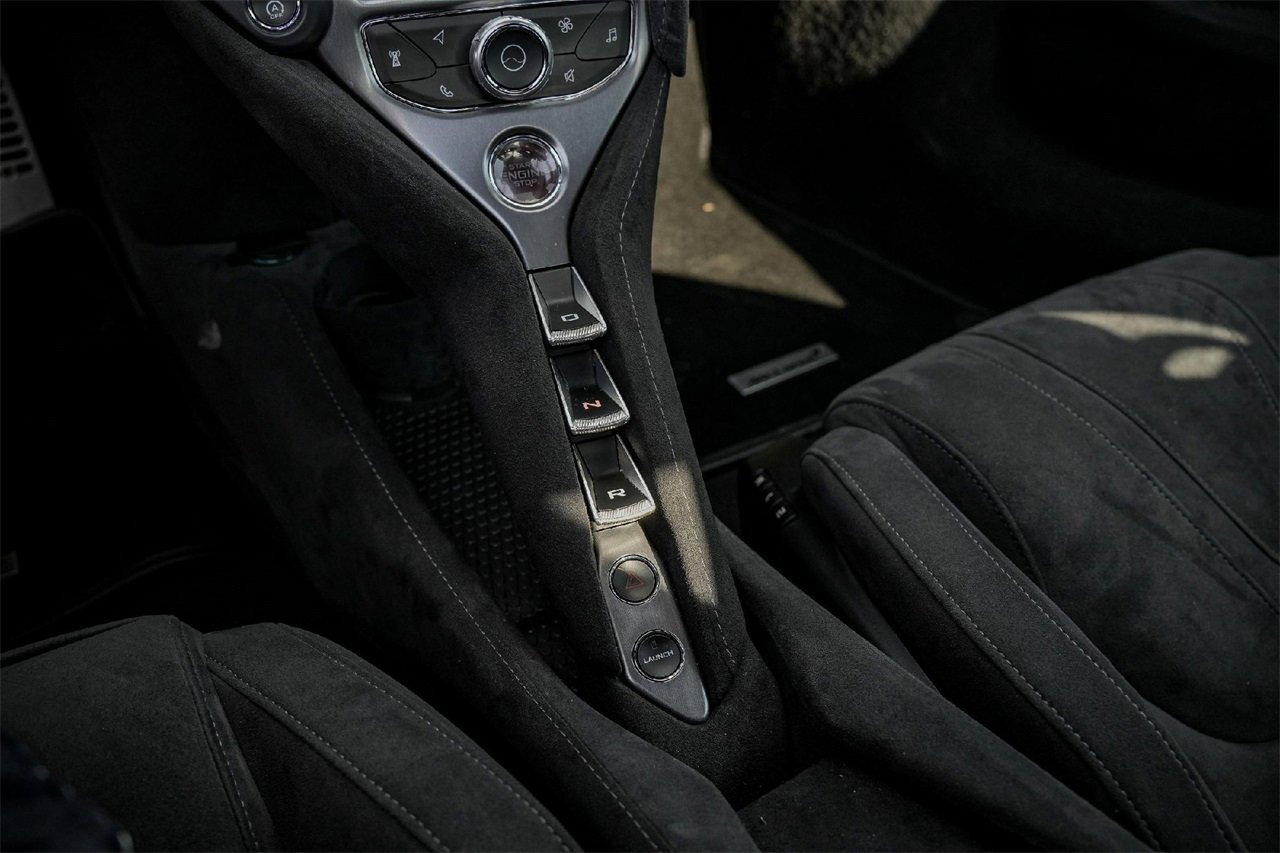 Used 2018 McLaren 720S image 27