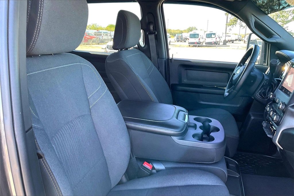 Used 2024 RAM 3500 Tradesman w/ Chrome Appearance Group image 30