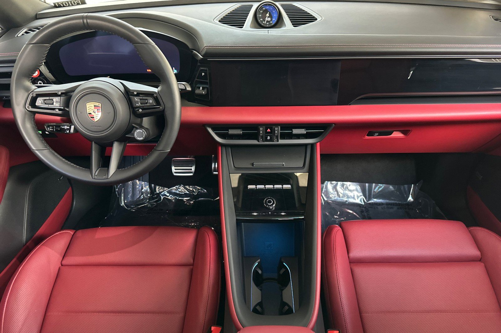 Certified 2025 Porsche Macan Electric RWD image 6