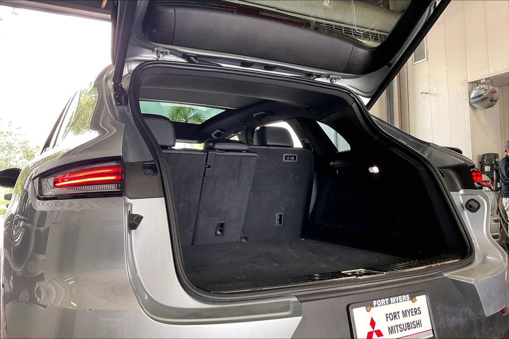Used 2025 Porsche Cayenne AWD/4WD image 18