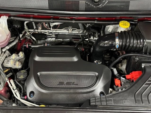 Used 2024 Chrysler Pacifica Touring-L FWD image 41