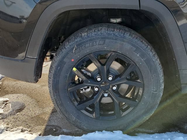 New 2026 Jeep Grand Cherokee Altitude AWD/4WD image 9