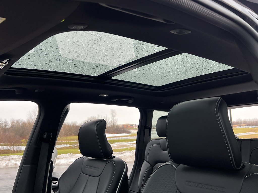 Used 2024 Jeep Grand Cherokee Overland w/ Adv Protech Group III image 21