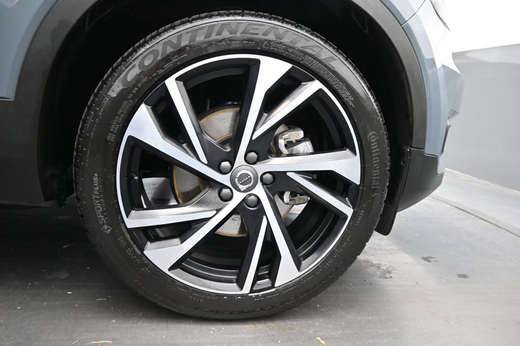Used 2021 Volvo XC40 T5 R-Design w/ Protection Package Premier AWD/4WD image 17