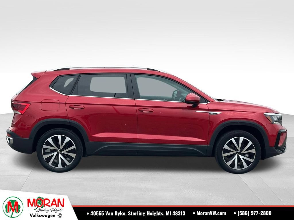 Certified 2023 Volkswagen Taos SE w/ Panoramic Sunroof Package AWD/4WD image 6