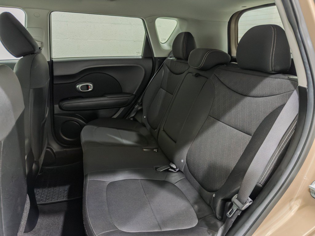 Used 2014 Kia Soul FWD image 15