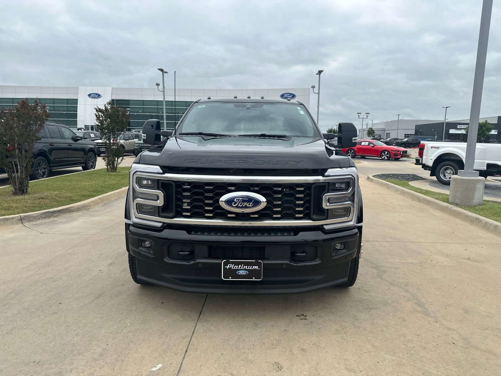 Used 2026 Ford F450 Platinum w/ FX4 Off-Road Package AWD/4WD image 9
