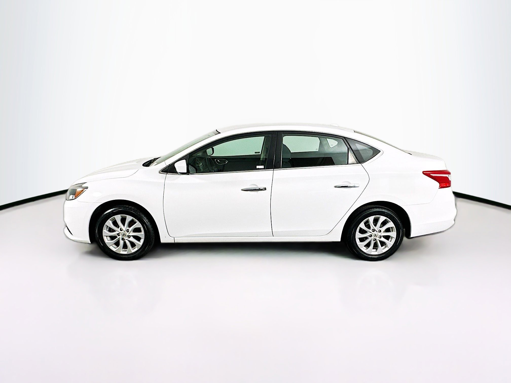 Used 2019 Nissan Sentra SV image 4
