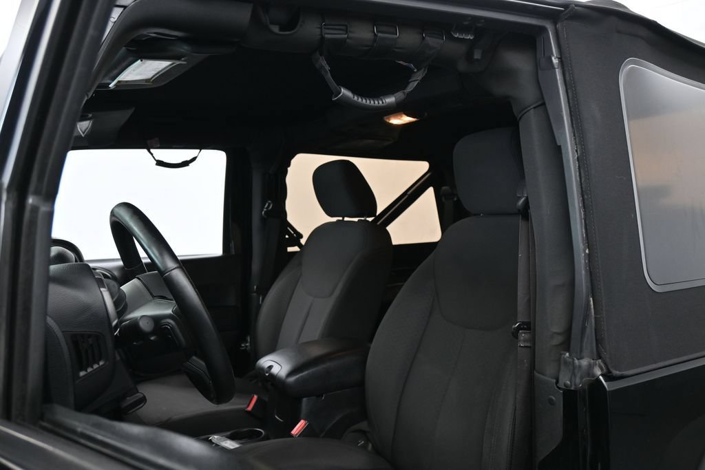 Used 2017 Jeep Wrangler Sport AWD/4WD image 10
