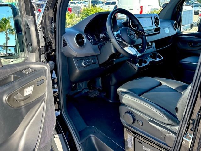 Used 2025 Mercedes-Benz Sprinter 3500 image 10