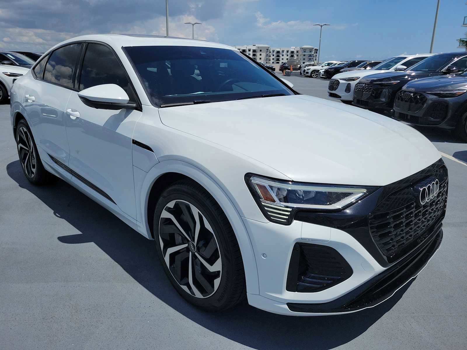 Certified 2024 Audi Q8 e-tron Premium Plus w/ Premium Plus Package AWD/4WD image 8