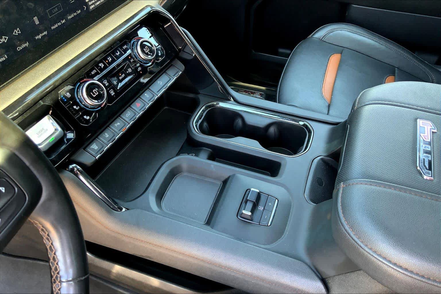 Used 2024 GMC Sierra 2500 AT4 w/ AT4 Premium Plus Package image 17