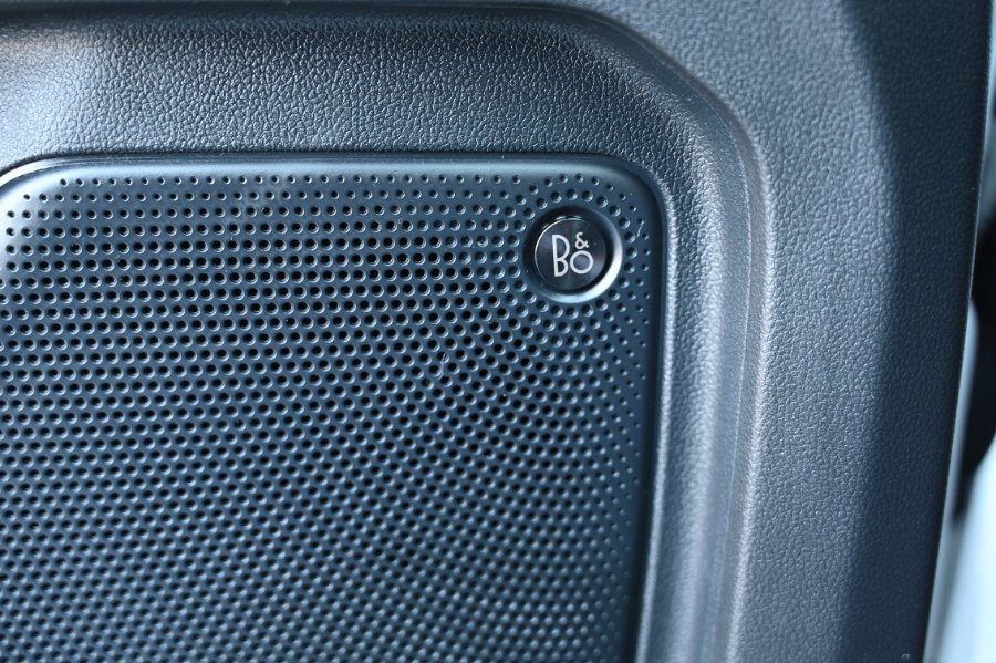 Used 2020 Ford Escape Titanium image 28