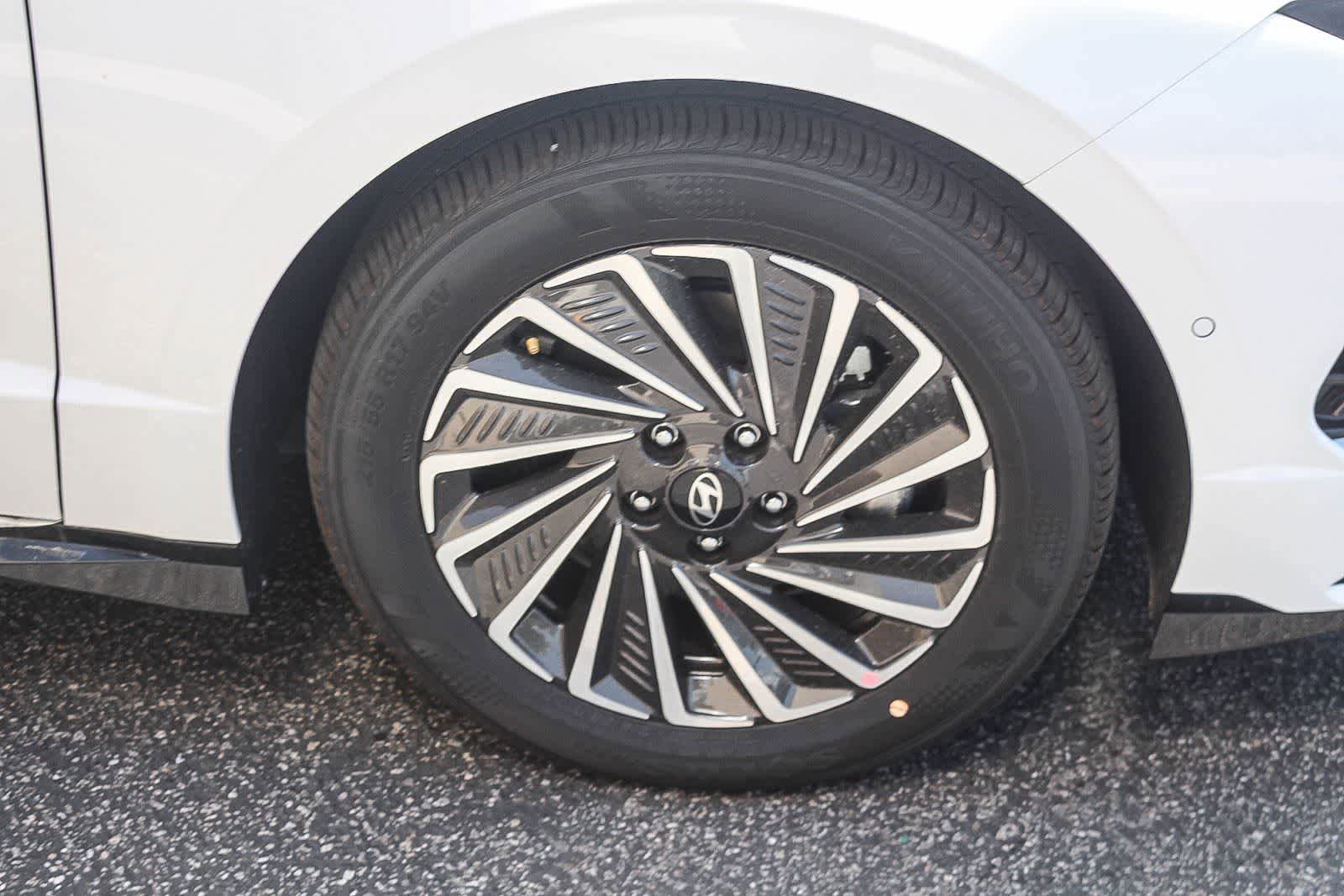 New 2026 Hyundai Sonata Limited FWD image 11