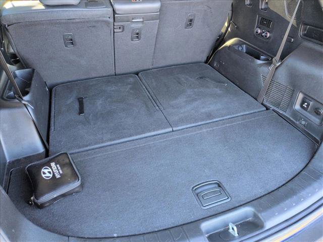 Used 2017 Hyundai Santa Fe SE w/ SE Ultimate Tech Package 03 image 6