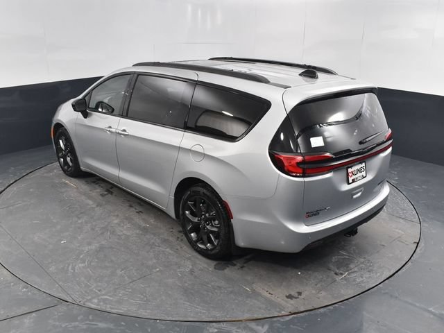 New 2026 Chrysler Pacifica Limited w/ S Appearance Package FWD image 50
