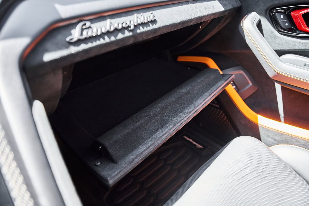 Used 2023 Lamborghini Urus Performante AWD/4WD image 94