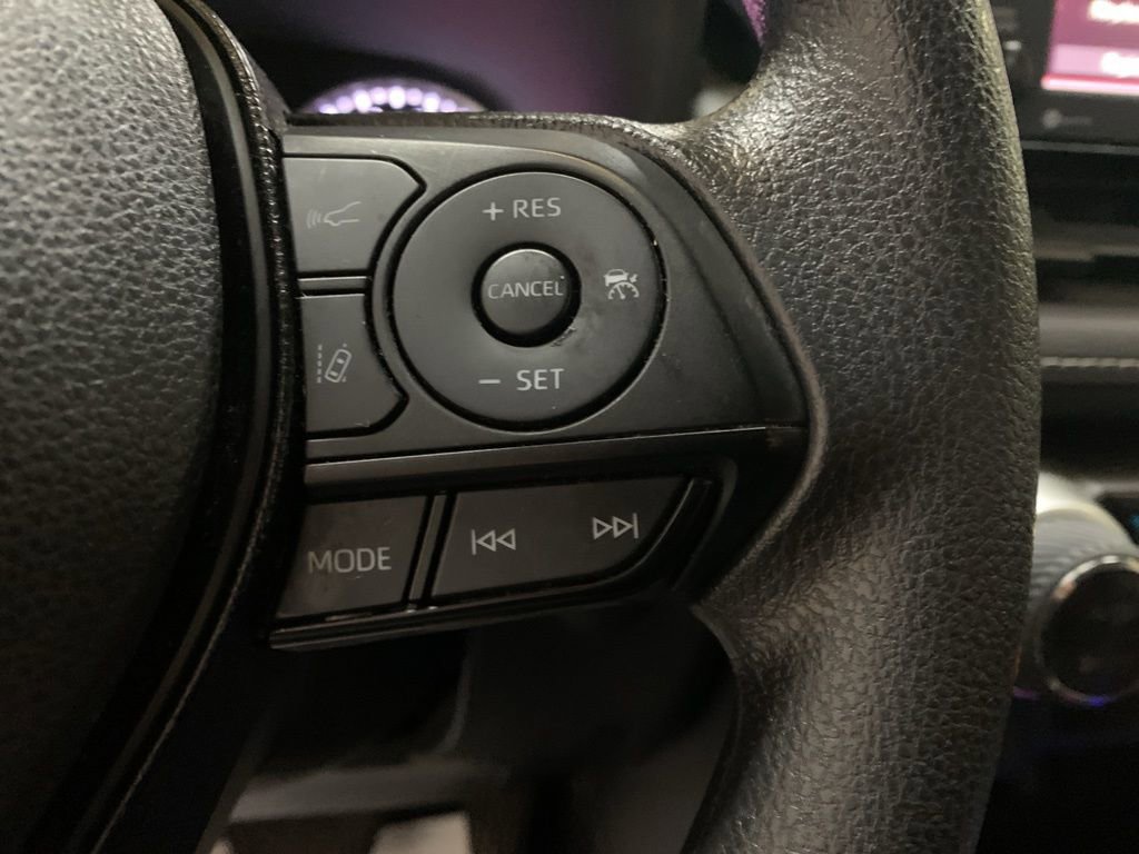 Used 2021 Toyota RAV4 XLE image 27