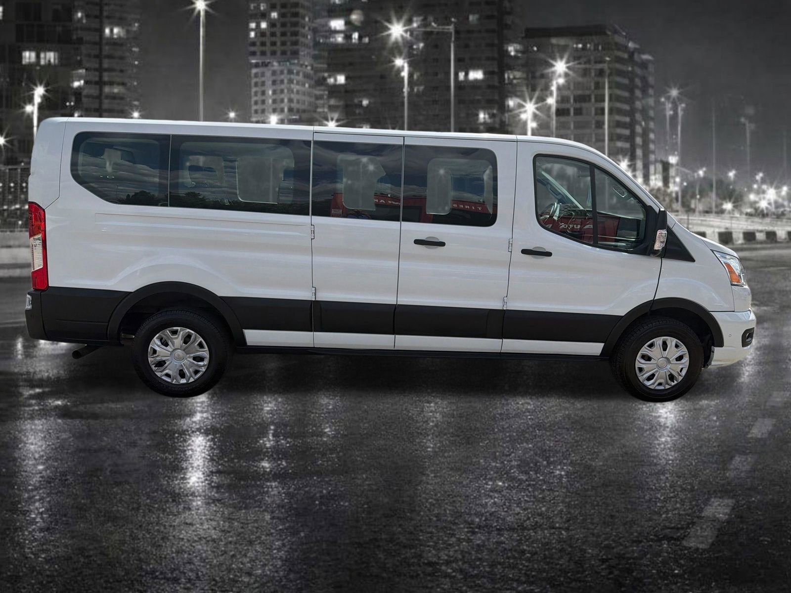 Used 2021 Ford Transit 350 XLT RWD image 7