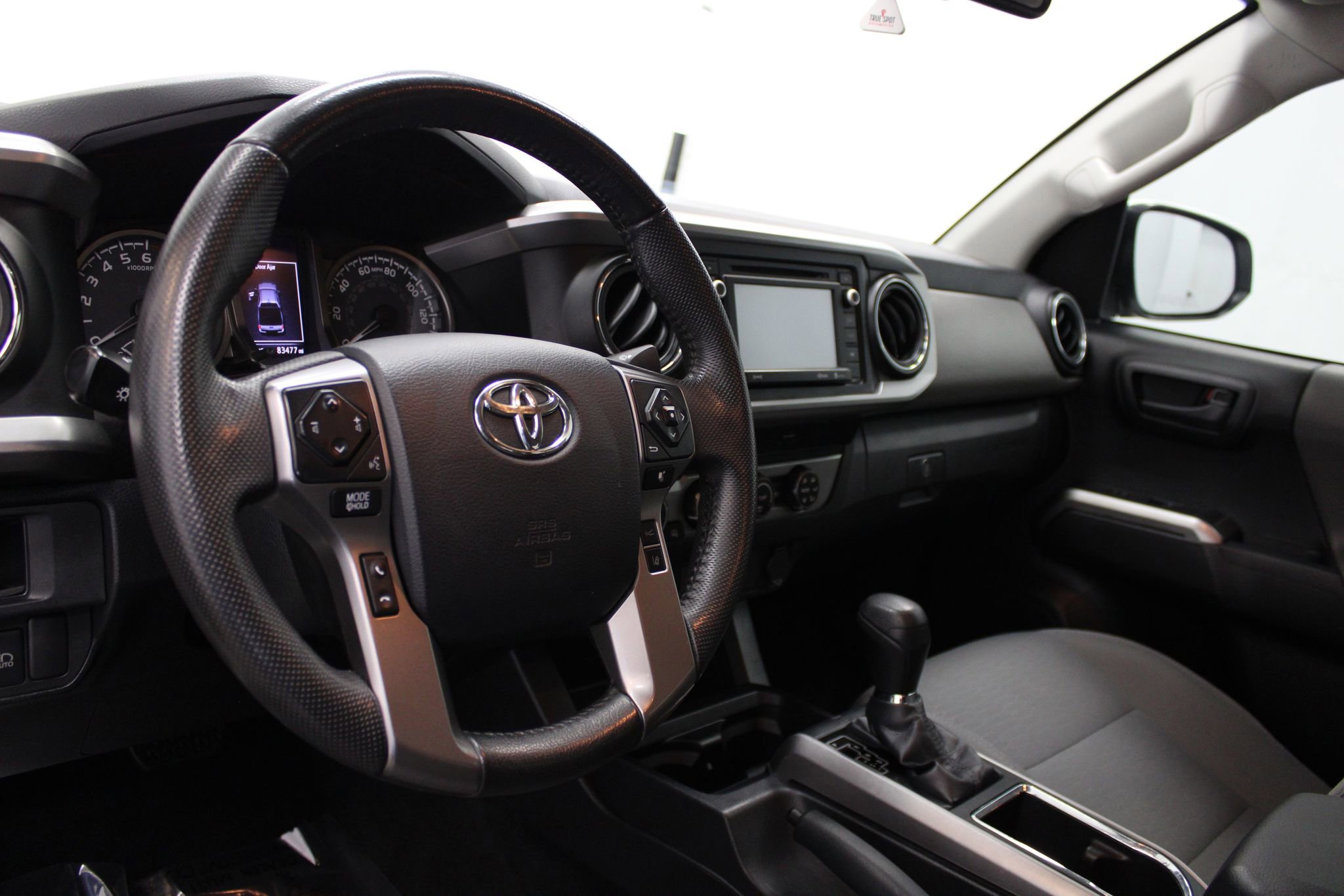 Used 2019 Toyota Tacoma SR5 AWD/4WD image 14