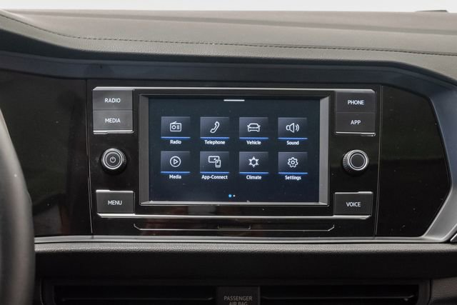 Used 2024 Volkswagen Jetta SE FWD image 17