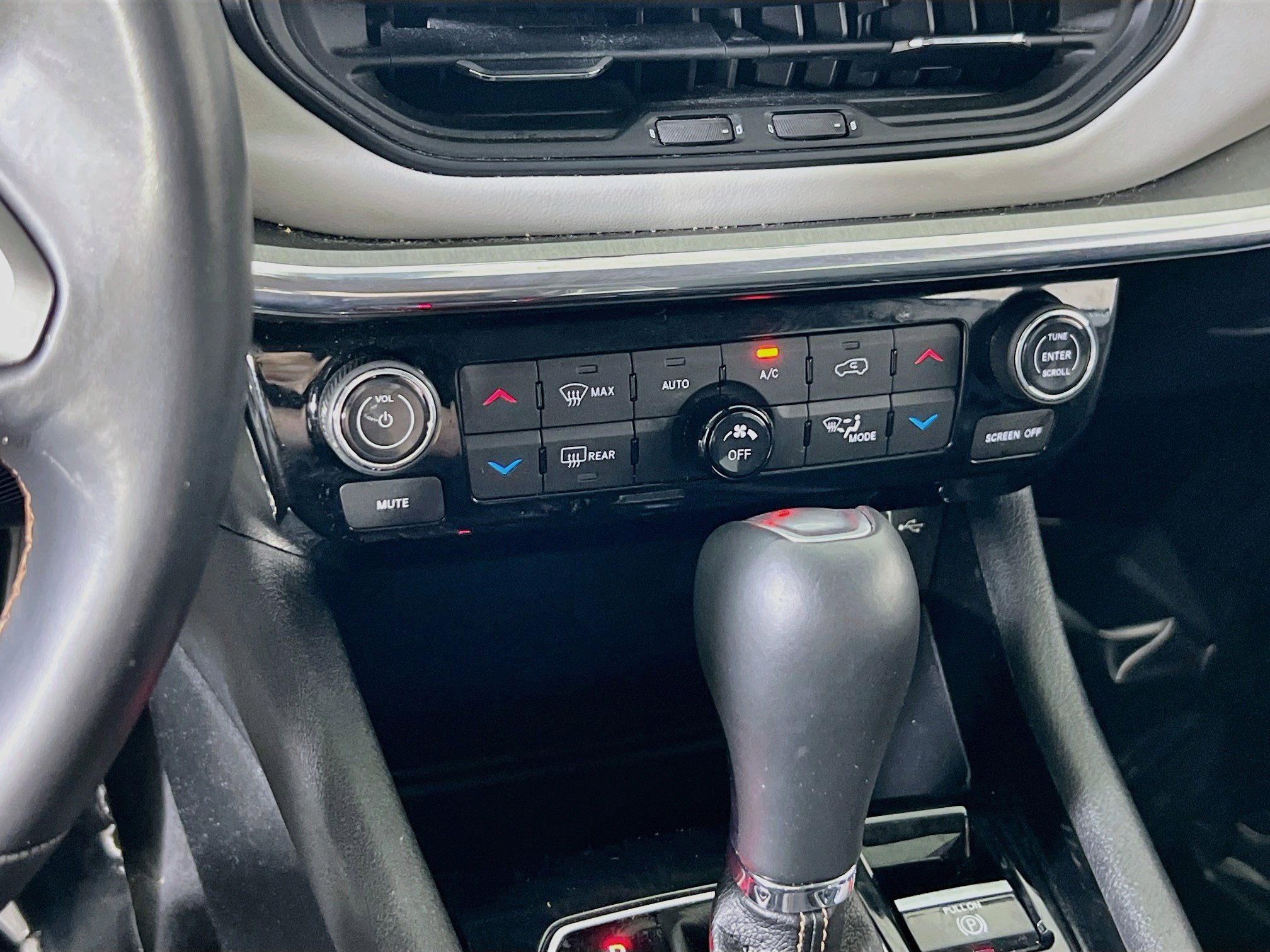 Used 2022 Jeep Compass Limited image 15