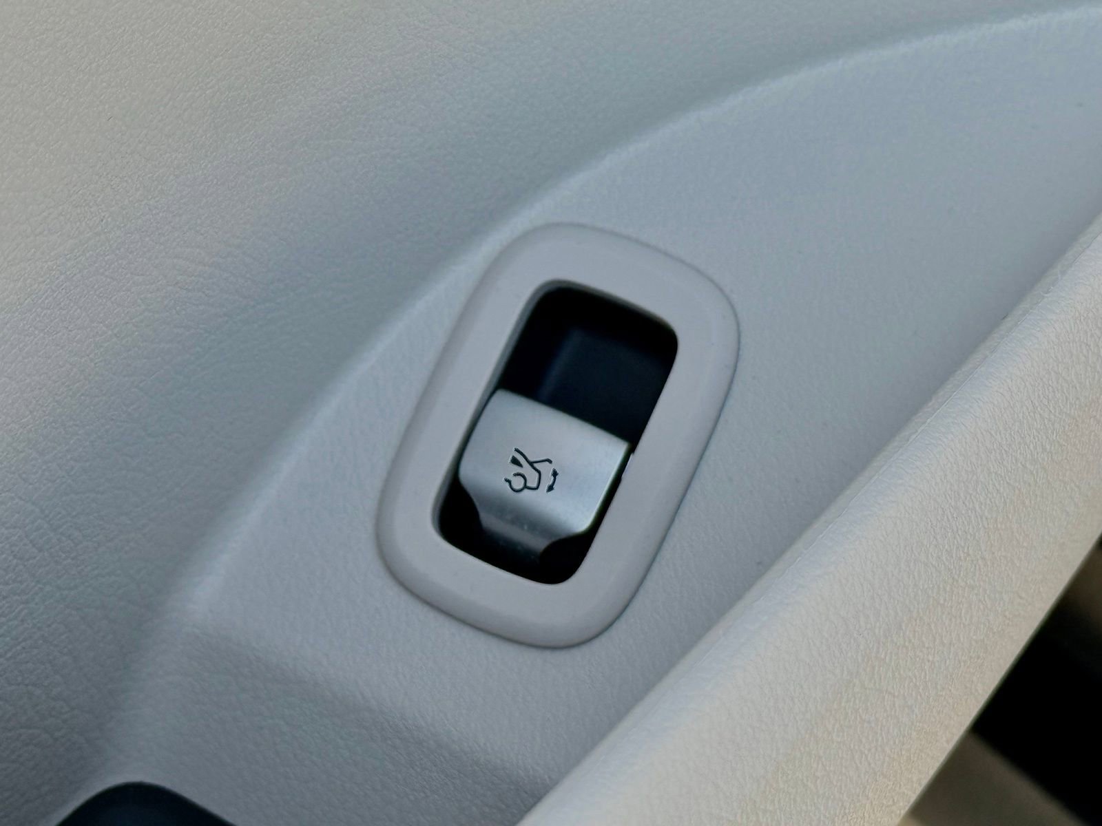 Used 2026 Mercedes-Benz GLC 300 image 26