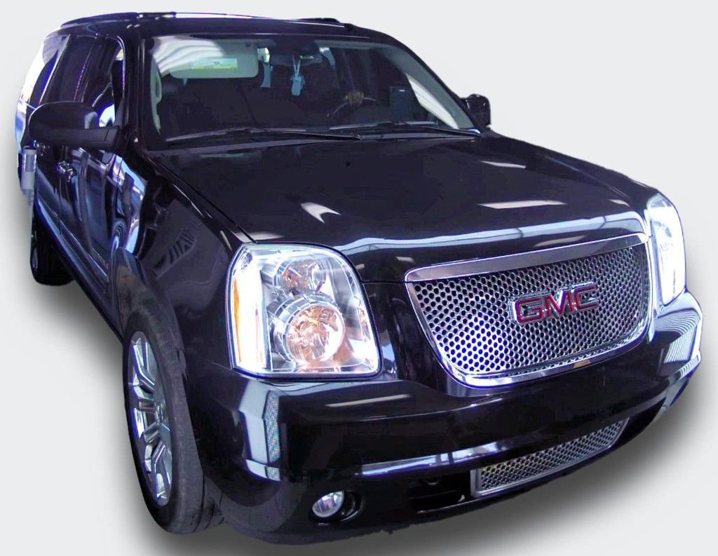 Used 2011 GMC Yukon XL Denali image 1