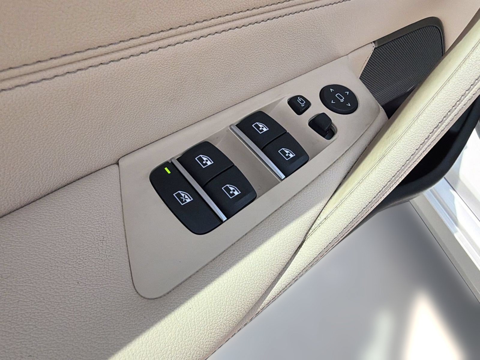 Certified 2023 BMW 530i w/ Premium Package RWD image 26