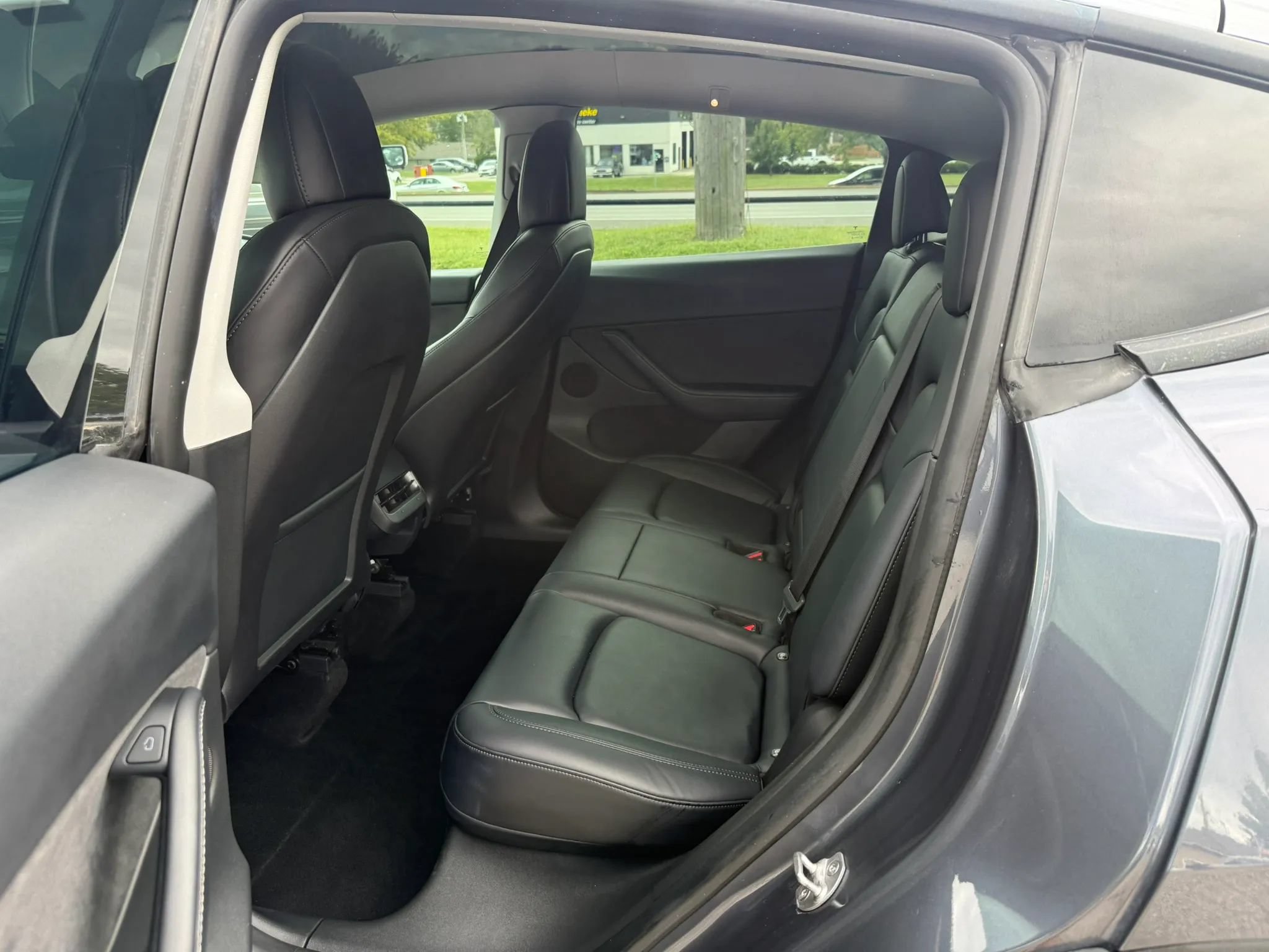 Used 2022 Tesla Model Y Performance AWD/4WD image 12