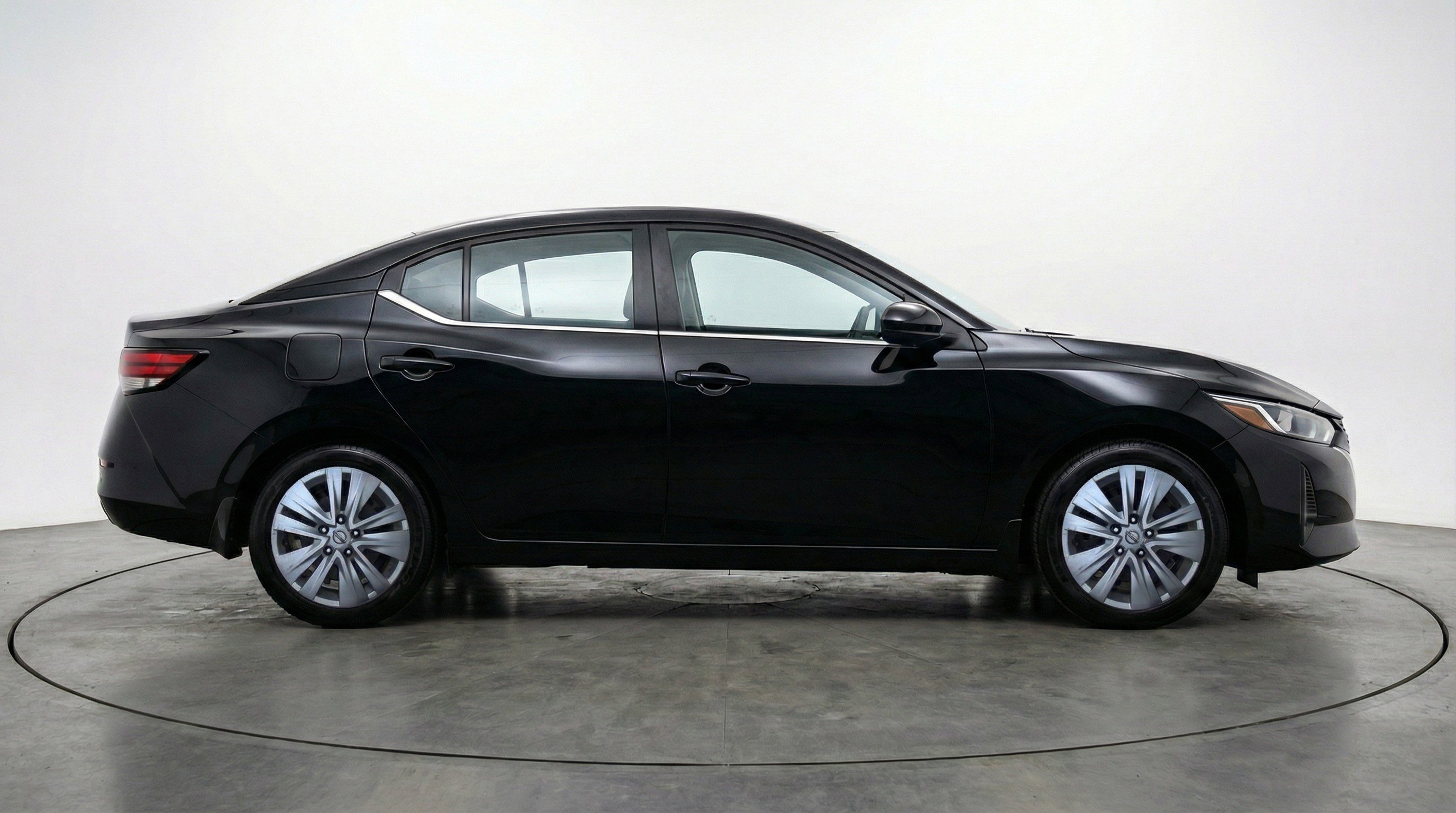 Used 2025 Nissan Sentra S image 11
