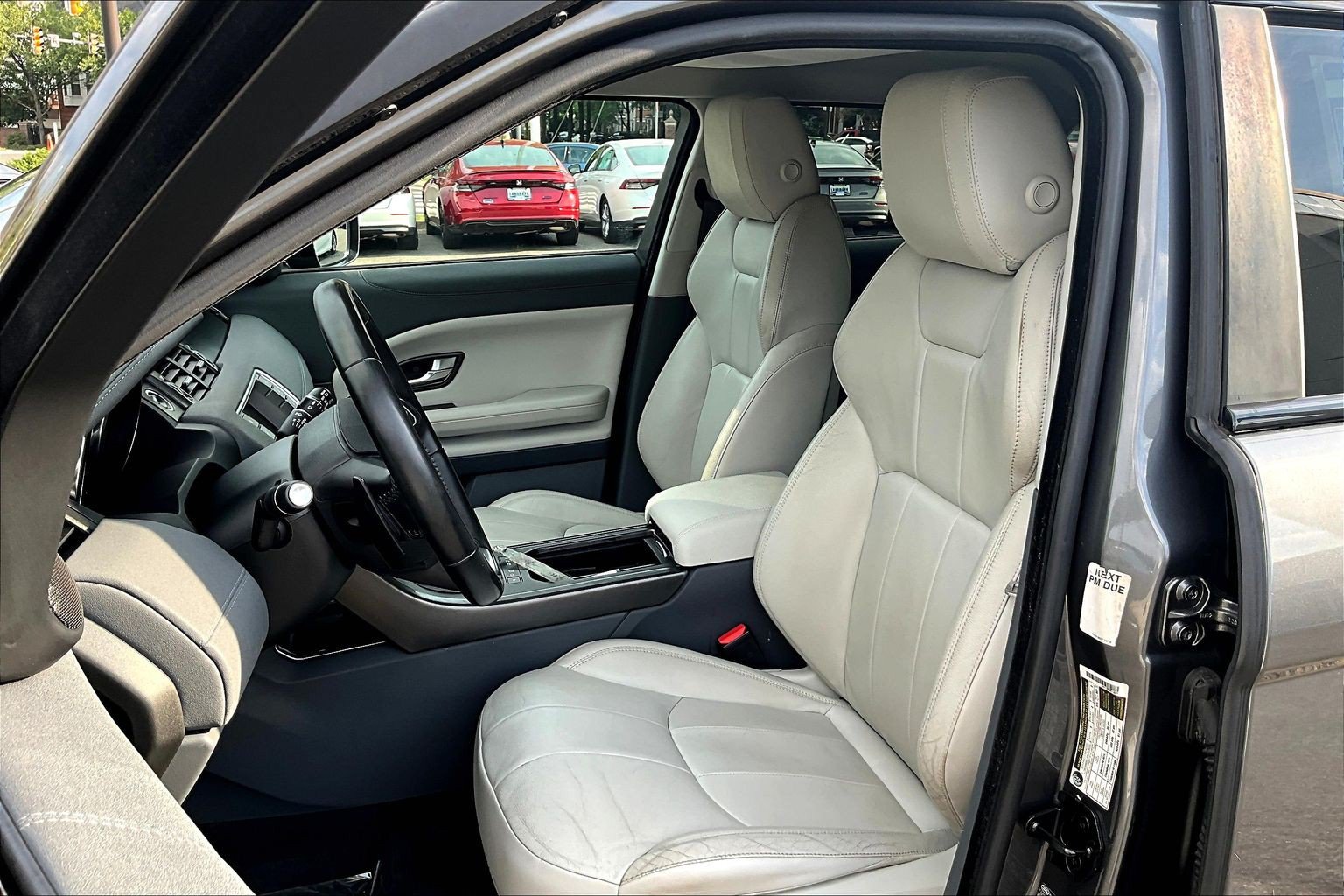 Used 2019 Land Rover Range Rover Evoque SE AWD/4WD image 26