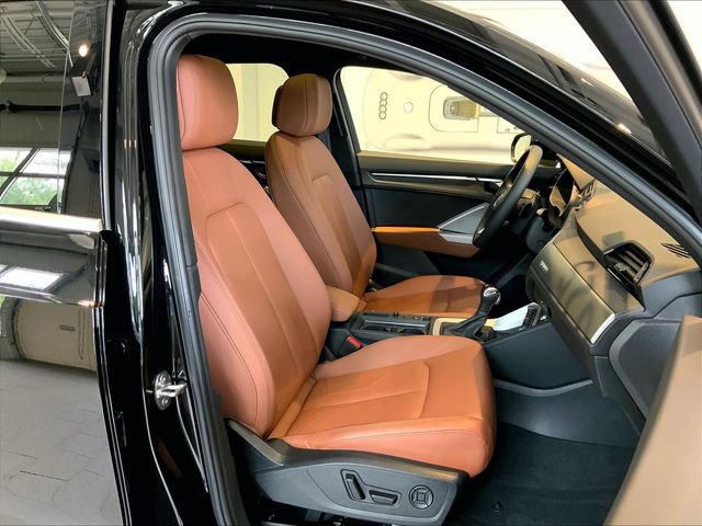 Certified 2025 Audi Q3 2.0T Premium w/ Convenience Package AWD/4WD image 17