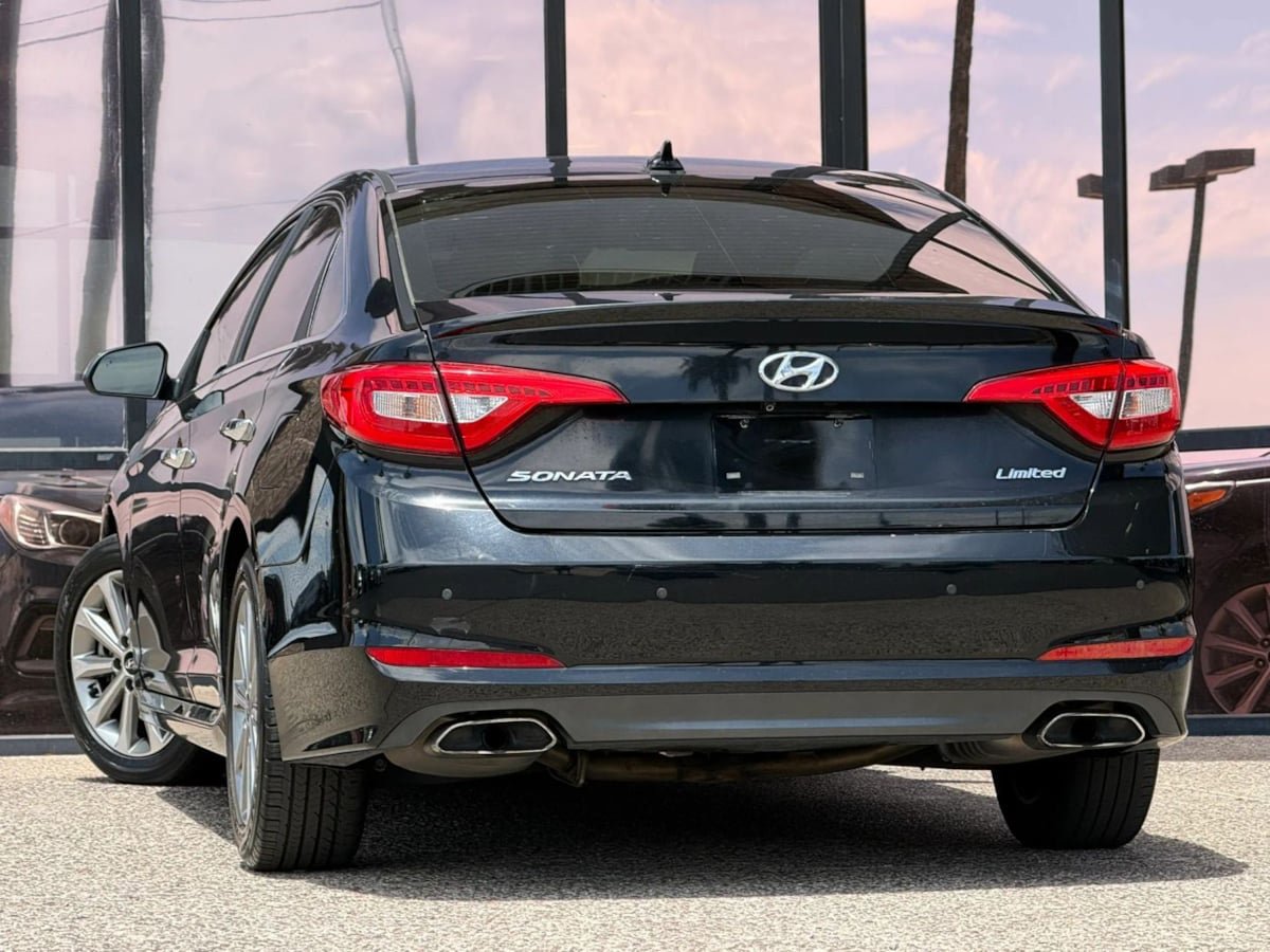 Used 2017 Hyundai Sonata Limited w/ Ultimate Package 04 FWD image 8