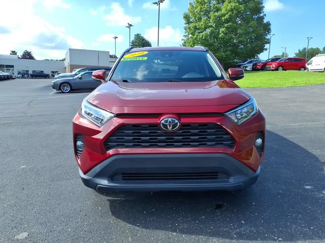 Used 2020 Toyota RAV4 XLE FWD image 2