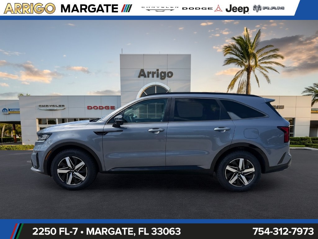 Used 2021 Kia Sorento EX w/ Panoramic Sunroof Package FWD image 3