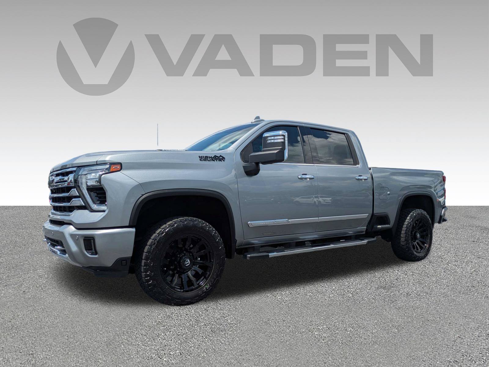 Certified 2024 Chevrolet Silverado 3500 High Country w/ High Country Premium Package AWD/4WD image 2